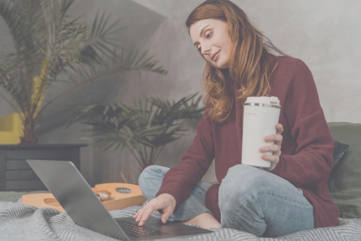 Študenti pracujúci na svojich projektoch v priestoroch Mexsuperex Academy